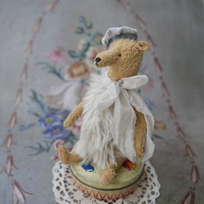 Howard, a miniature bear