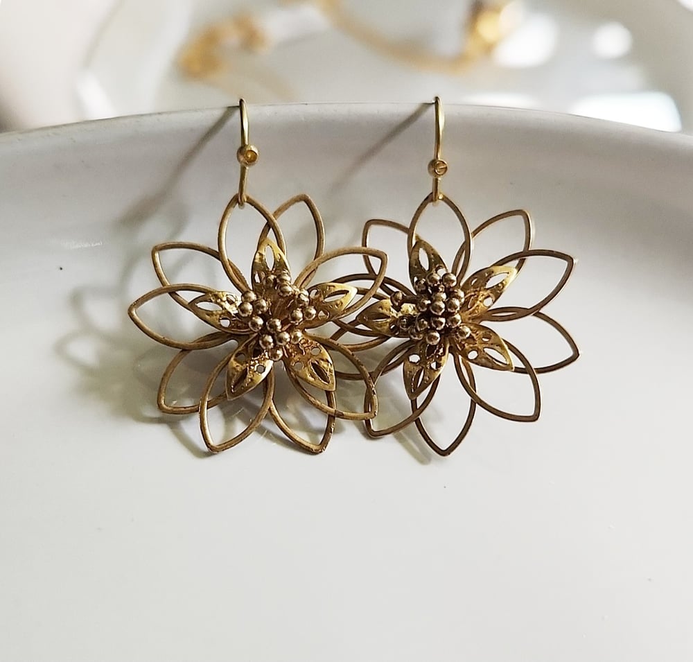 Image of Poinsettia Earrings