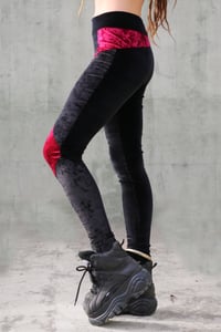 Image 4 of SHIRAKAWA LEGGINGS | BORDEAUX AND BLACK VERSION