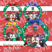 Image 1 of Couple Mistletoe Christmas Wreath 