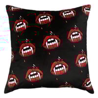 Image 4 of STUNG - VELVET CUSHION COVER