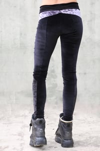 Image 5 of SHIRAKAWA LEGGINGS | SILVER AND BLACK VERSION