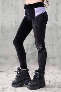 Image 3 of SHIRAKAWA LEGGINGS | SILVER AND BLACK VERSION