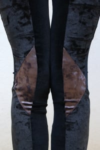 Image 2 of SHIRAKAWA LEGGINGS | SILVER AND BLACK VERSION