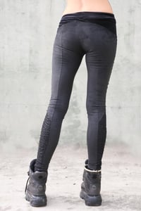 Image 4 of SHIRAKAWA LEGGINGS | FULL BLACK VERSION