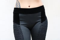 Image 2 of SHIRAKAWA LEGGINGS | FULL BLACK VERSION