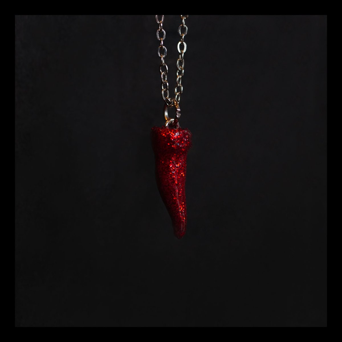 LIMITED EDITION: Premolar necklace in Ruby