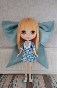 Image 1 of Adorable Duck Egg Blue Bow for Blythe!