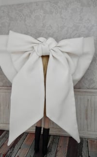 Image 4 of Wistful white Bow for Blythe!