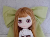 Image 2 of Gorgeous Green Bow for Blythe!