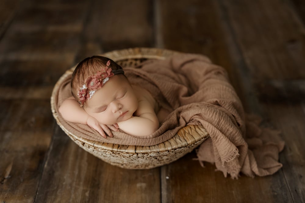 Image of 50% OFF NEWBORN SESSION IN 2025