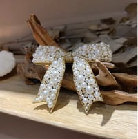 Image 2 of Pearl Bow Hairclip