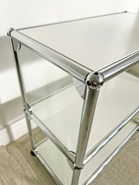 Image 6 of USM HALLER. MESITA AUXILIAR O MESILLA DE NOCHE