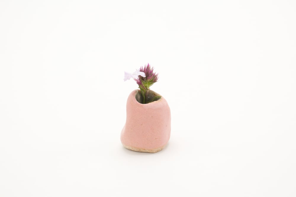 Image of pink bud vase (tiny)