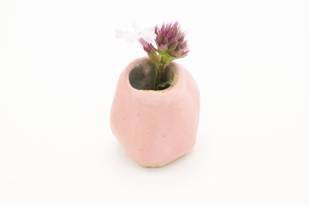 Image of pink bud vase (tiny)