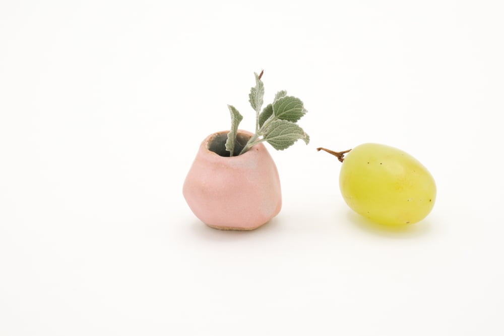 Image of pink bud vase (tiny #2)