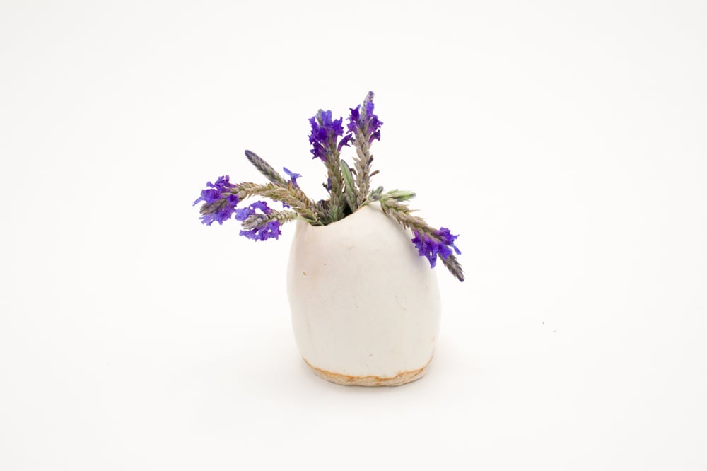 Image of warm white bud vase (medium)