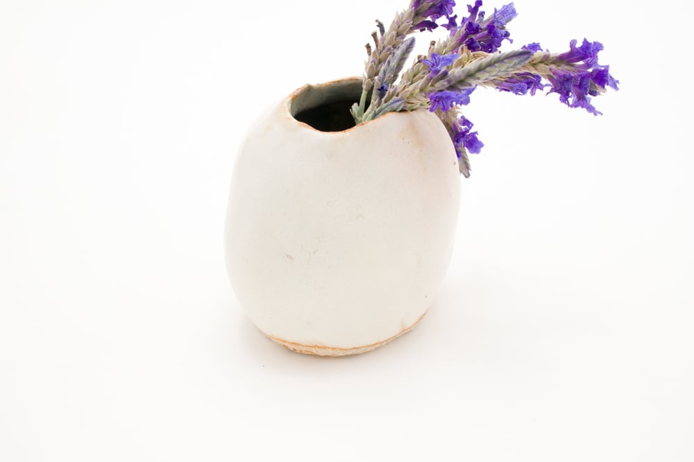 Image of warm white bud vase (medium)