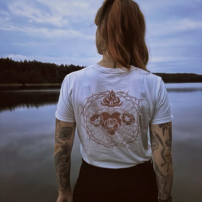 evil.love shirt  BLACK