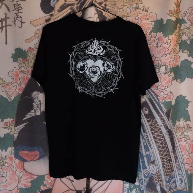 evil.love shirt  BLACK