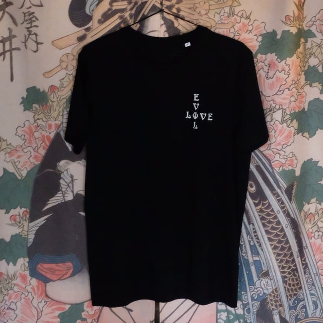 evil.love shirt  BLACK