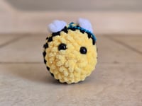 Bee keychain