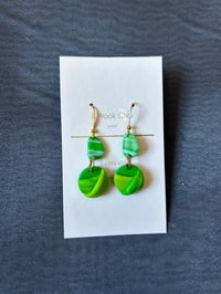 Image 2 of Tiny Hanging earrings (#2)