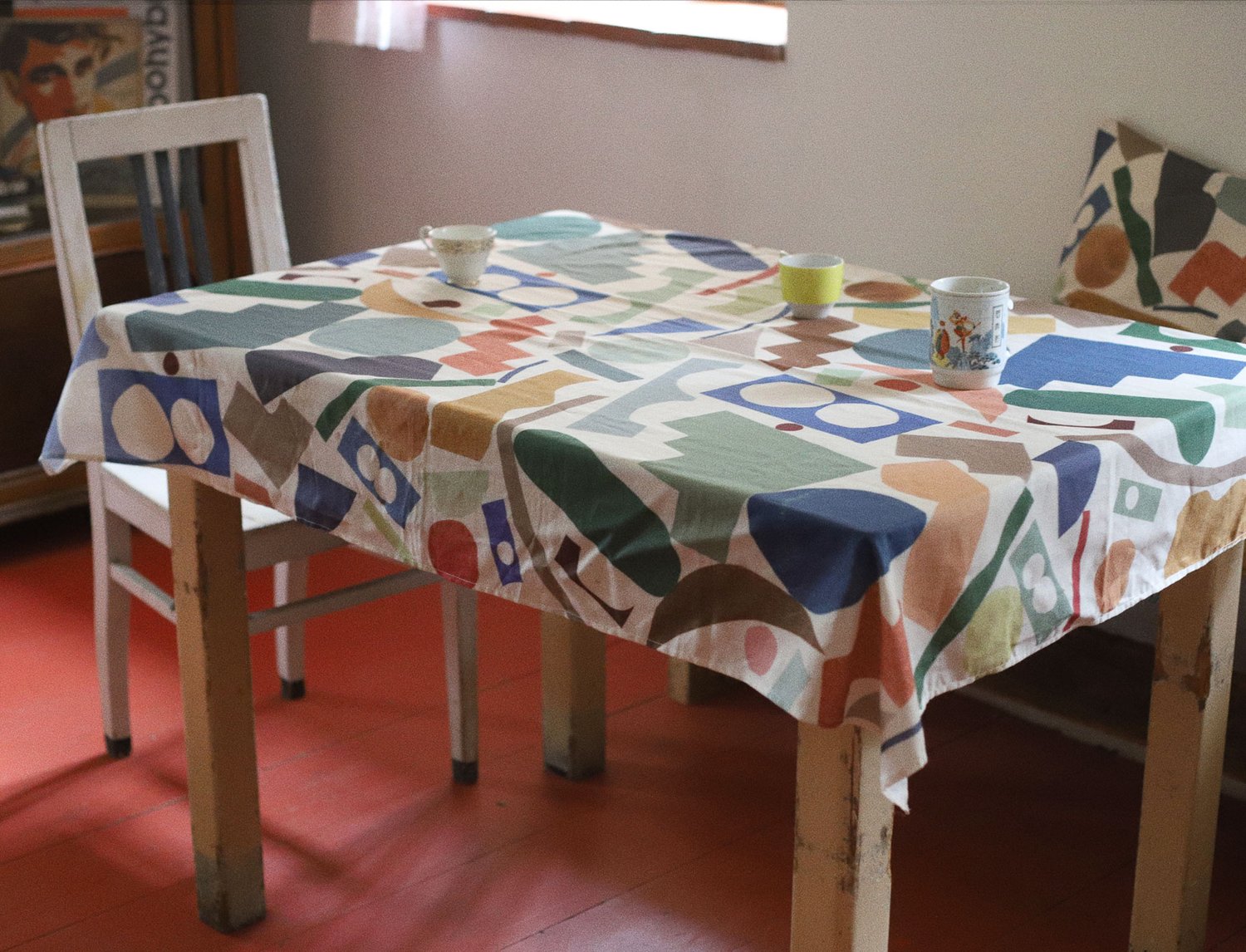 Image of COLOR SHAPES TABLE CLOTH / RUNNER