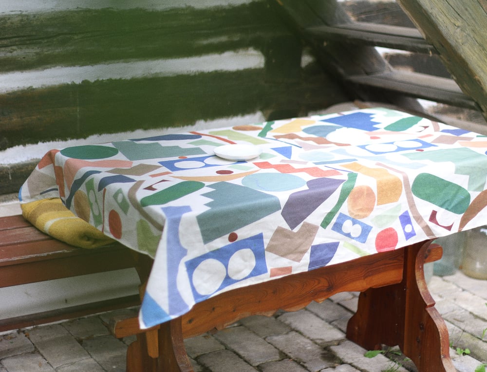 Image of COLOR SHAPES TABLE CLOTH / RUNNER