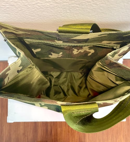 Image of CROSSBODY CAMO BUCKET TOTE 