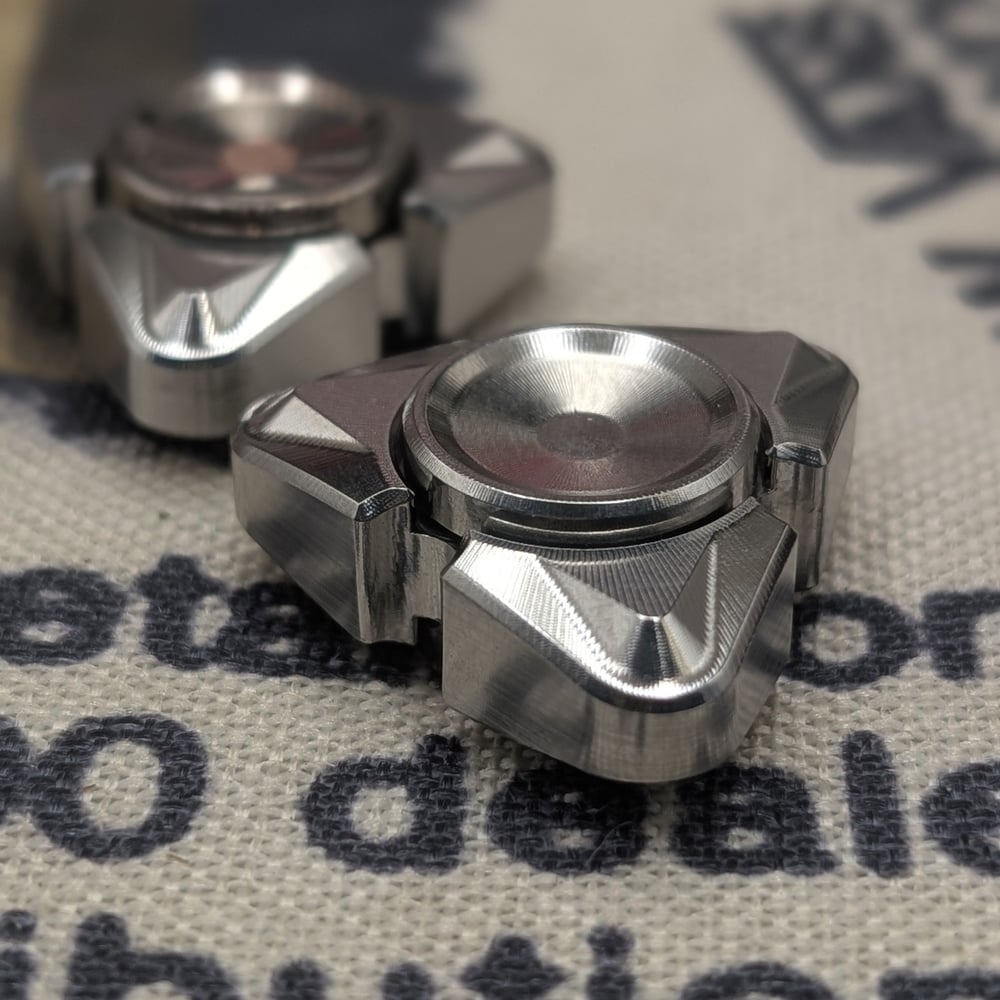 Vader Mini in Tungsten with Machine Finish