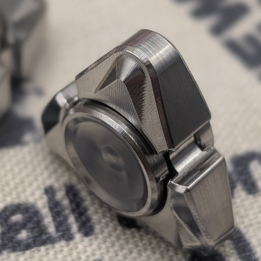 Vader Mini in Tungsten with Machine Finish