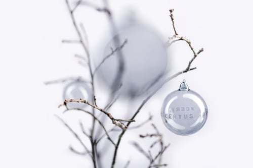 Image of "Certain in the face..." 8 cm Christmas tree ball with inscription in Latin