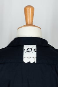 Image 7 of Chemise - Popeline Noire & Dentelle Vintage - Pièce Unique