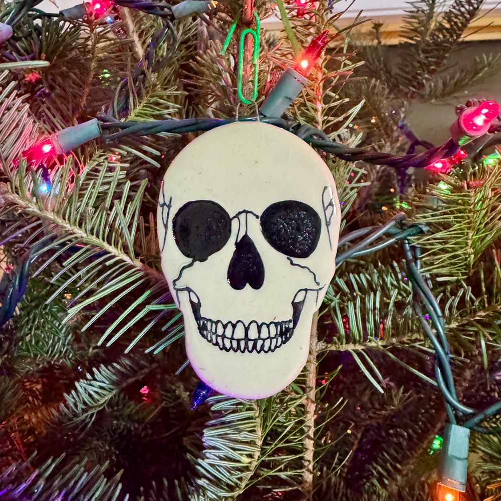 SKULL ORNAMENT