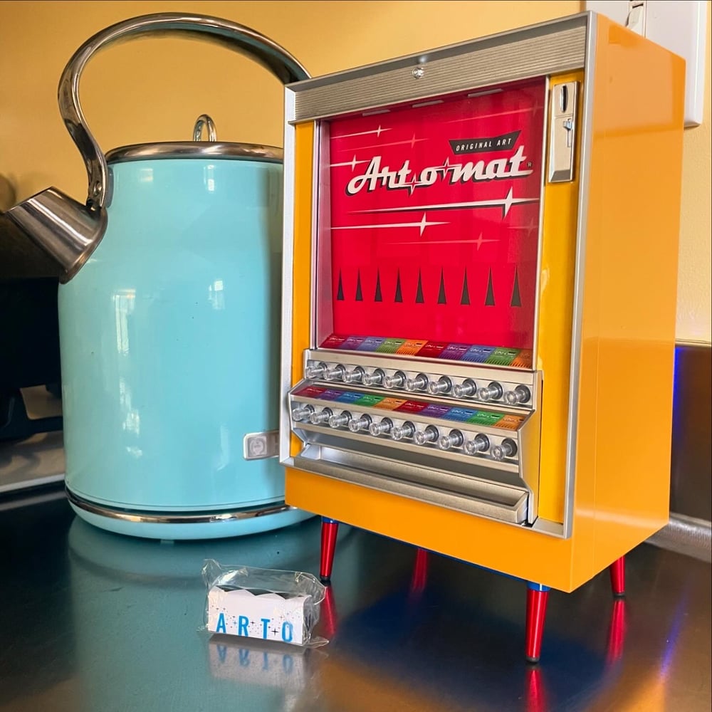 Image of Miniature ArT-o-MaT® Machine / USB charger