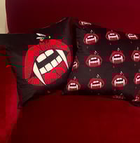 Image 5 of STUNG - VELVET CUSHION COVER