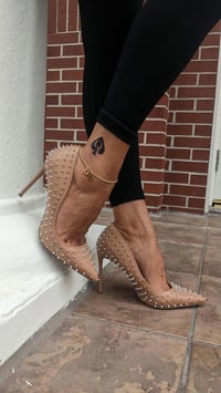 Image 3 of Gold Curb Chain Queen of Spades Anklet