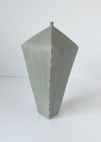 Image 2 of Tapered vessel with stripes 17cm