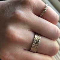 Image 7 of vine engraved wedding band