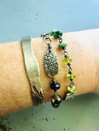 Image 6 of sterling silver New Lander variscite and peacock pearl charm bracelet