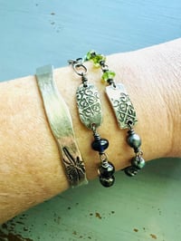 Image 8 of sterling silver New Lander variscite and peacock pearl charm bracelet