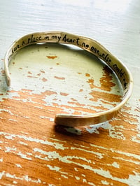 Image 4 of sterling silver engraved feather Fitzgerald love quote cuff