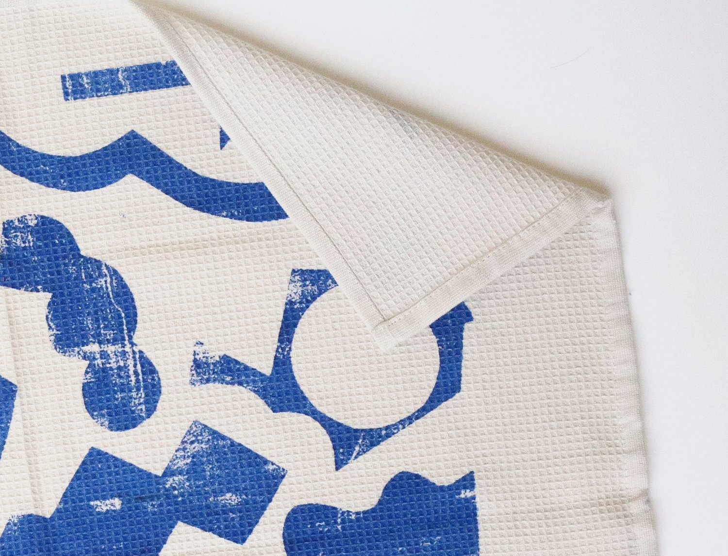 Image of BLUE SHAPES WAFFLE TEA TOWEL