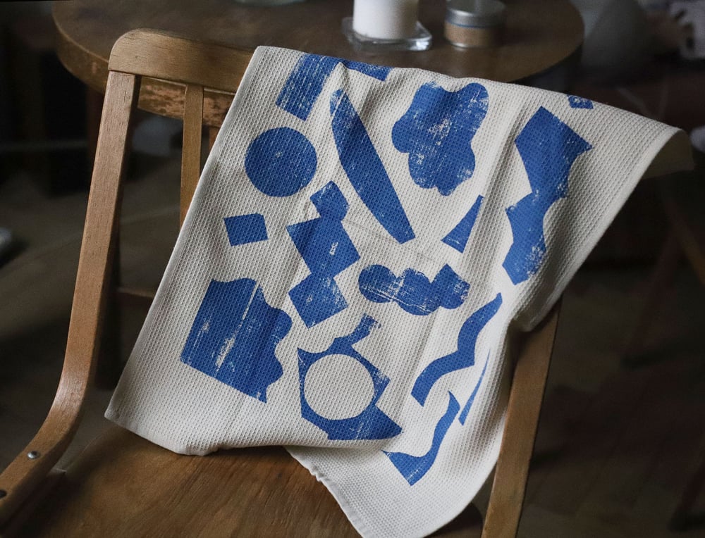 Image of BLUE SHAPES WAFFLE TEA TOWEL