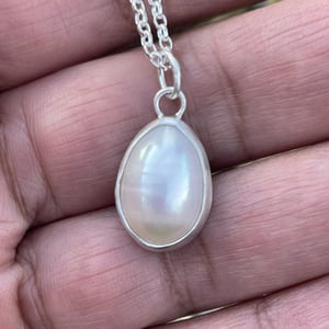 Image of Freeform Pearl pendant