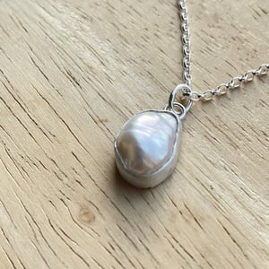 Image of Freeform Pearl pendant