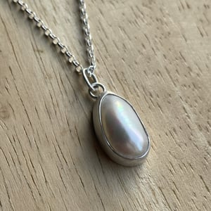 Image of Freeform Pearl pendant