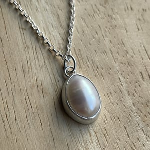 Image of Freeform Pearl pendant