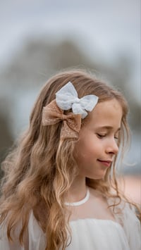 Image 2 of Nude Twinkle Bow 